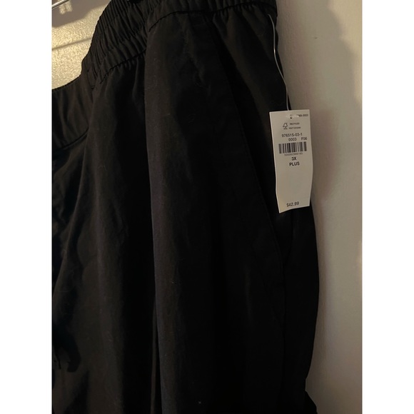 Black High-Waisted Poplin Jogger - Picture 3 of 5